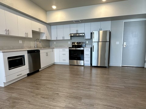 Floor plan for 1 bed, 1 bath, 707 sqft